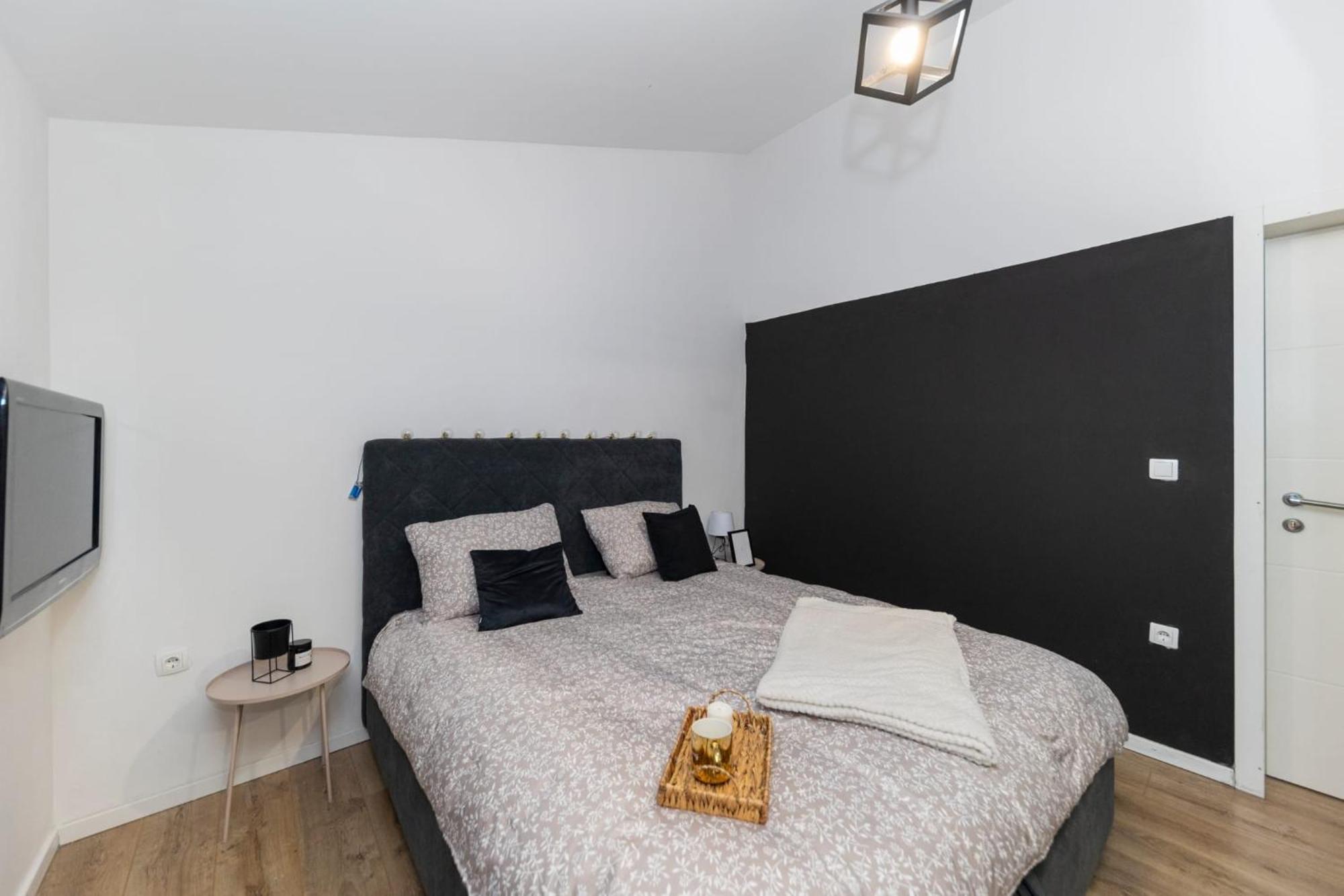 Fancy In Peaceful Area - Apartmán *