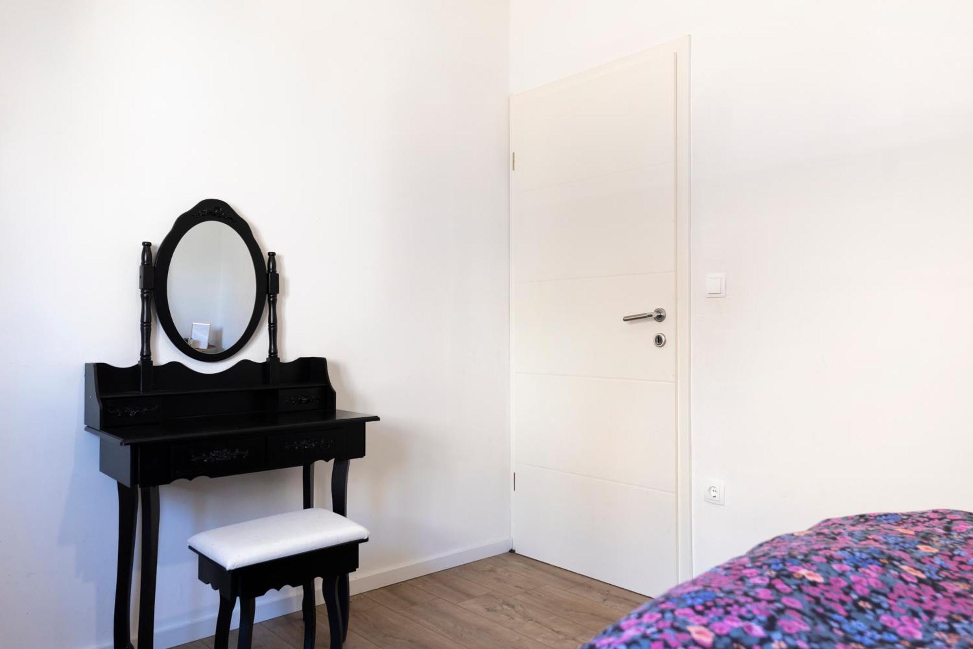 Apartment Fancy In Peaceful Area -