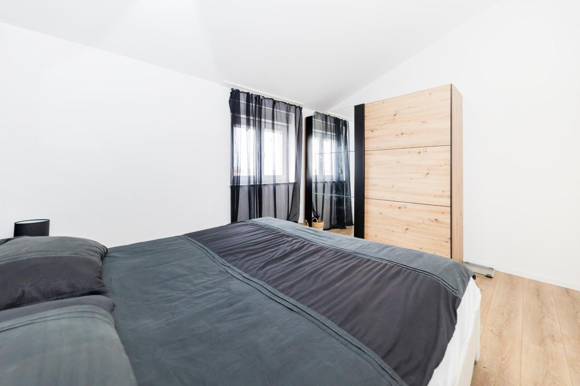 Apartment Fancy In Peaceful Area -
